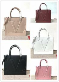 Picture of Valentino Lady Handbags _SKUfw120667777fw